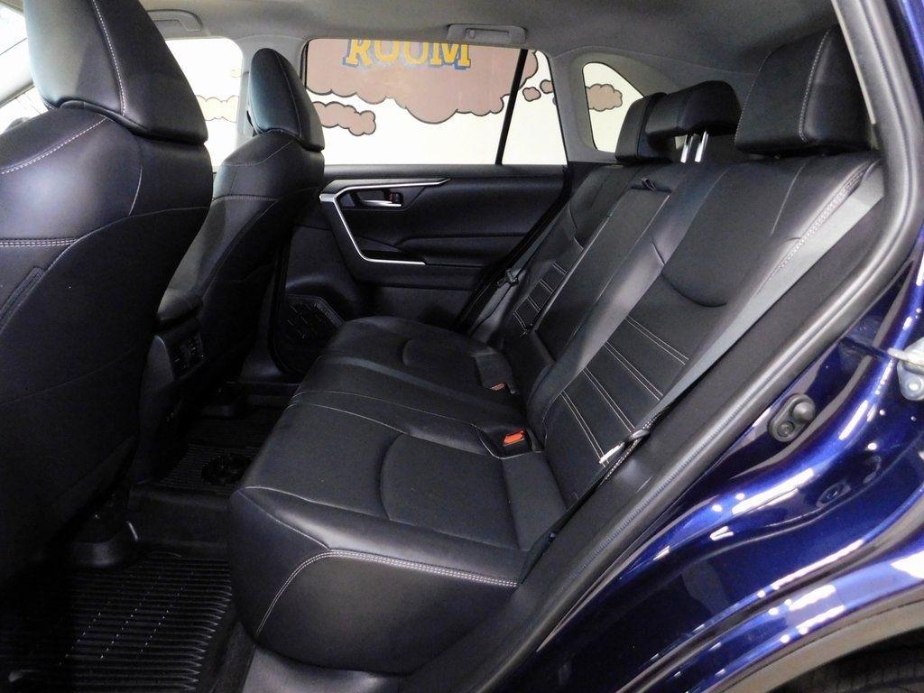 Toyota RAV4 XLE Premium AWD 2019