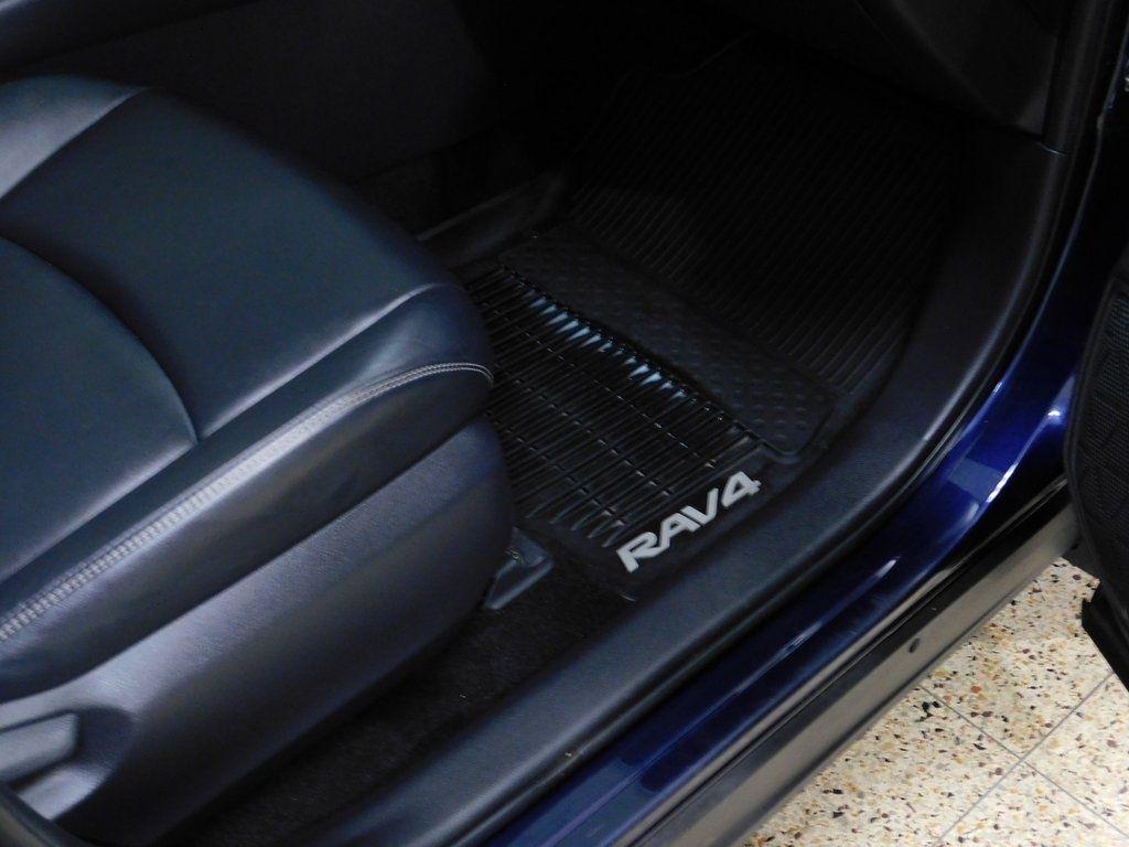 Toyota RAV4 XLE Premium AWD 2019