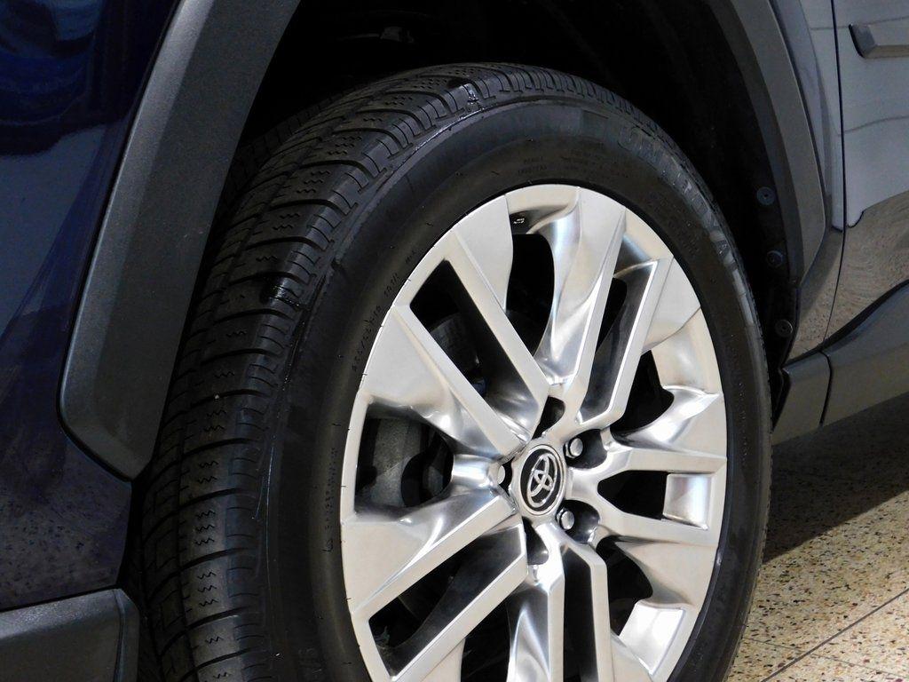 Toyota RAV4 XLE Premium AWD 2019