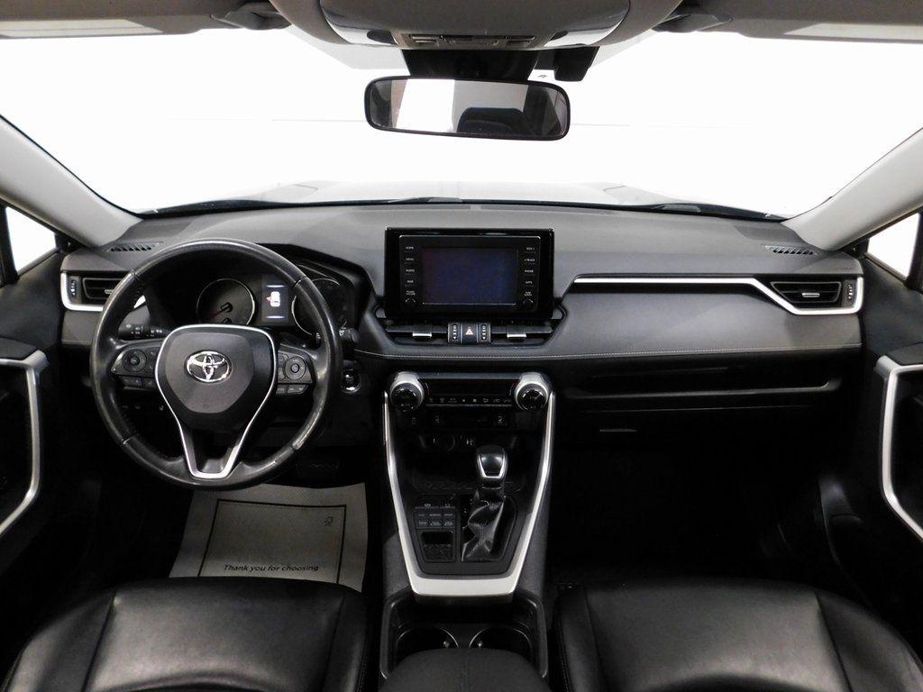 Toyota RAV4 XLE Premium AWD 2019
