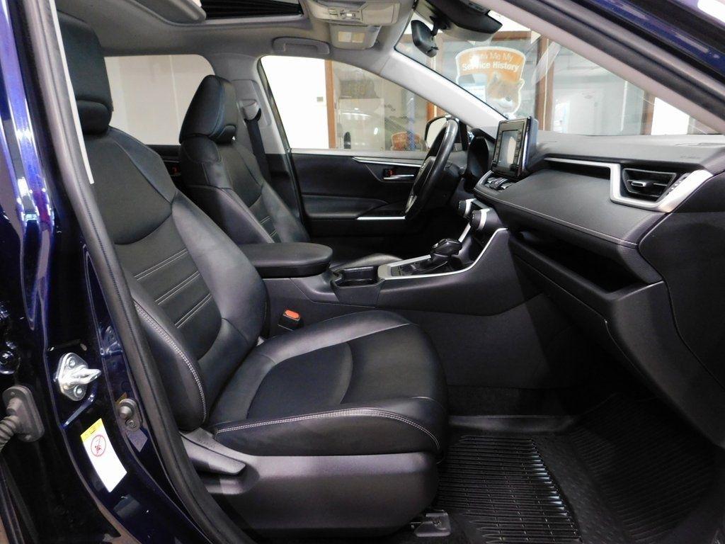 Toyota RAV4 XLE Premium AWD 2019