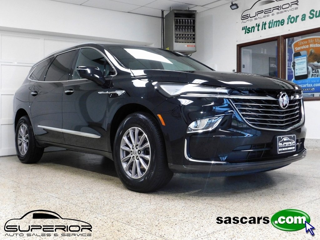 2024 Buick Enclave Essence's photo