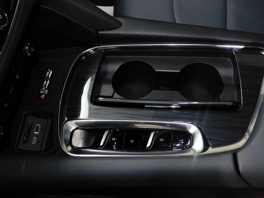 Buick Enclave Essence AWD 2024