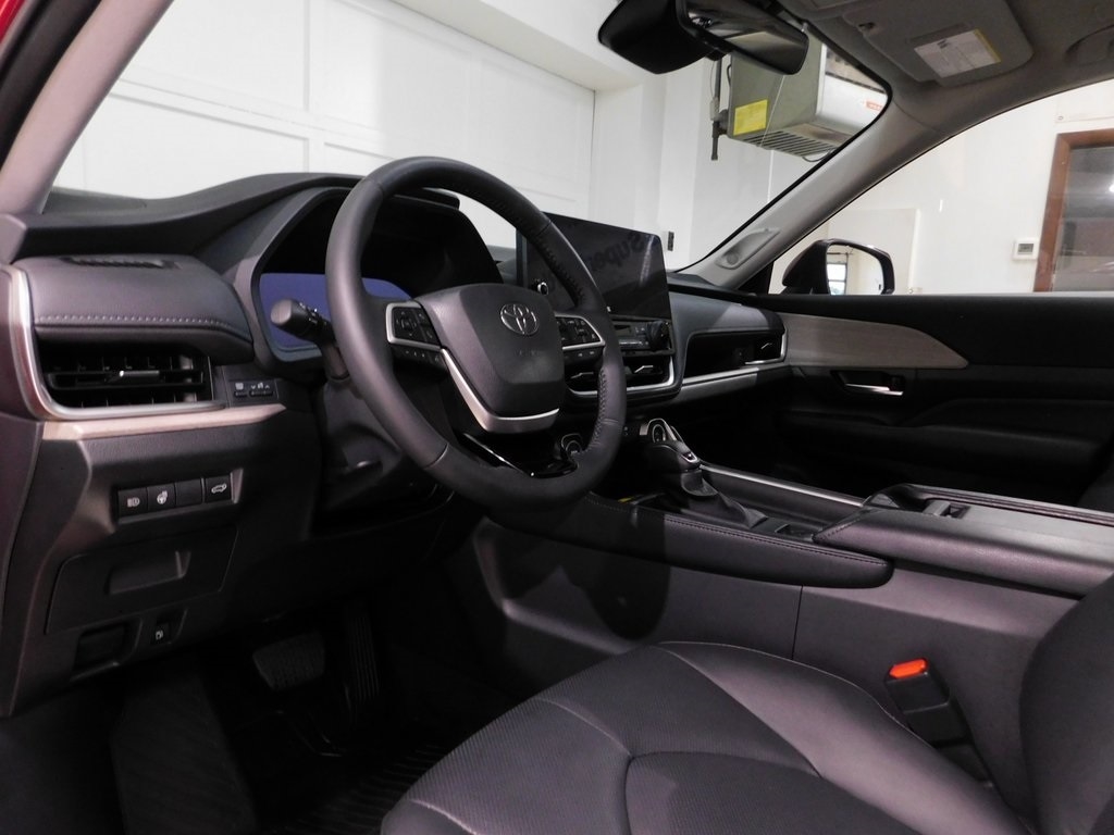 Toyota Grand Highlander Limited AWD 2024