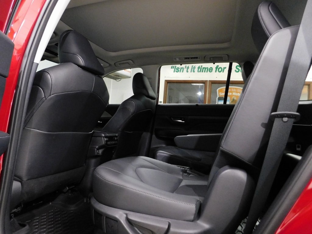Toyota Grand Highlander Limited AWD 2024