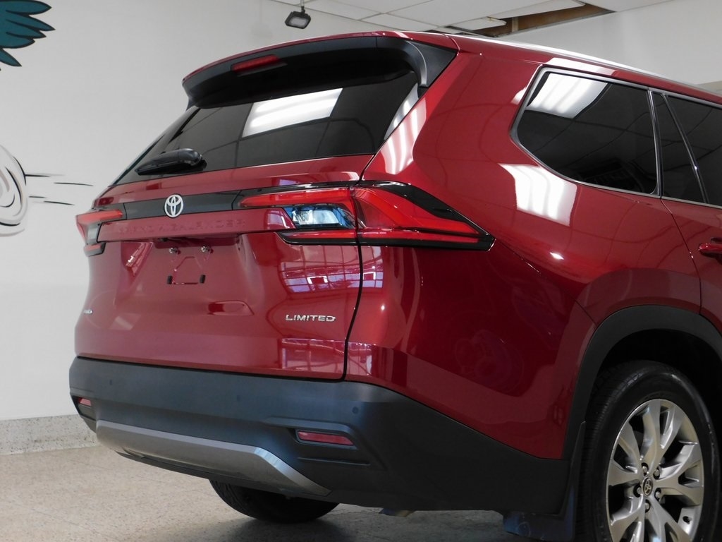 Toyota Grand Highlander Limited AWD 2024