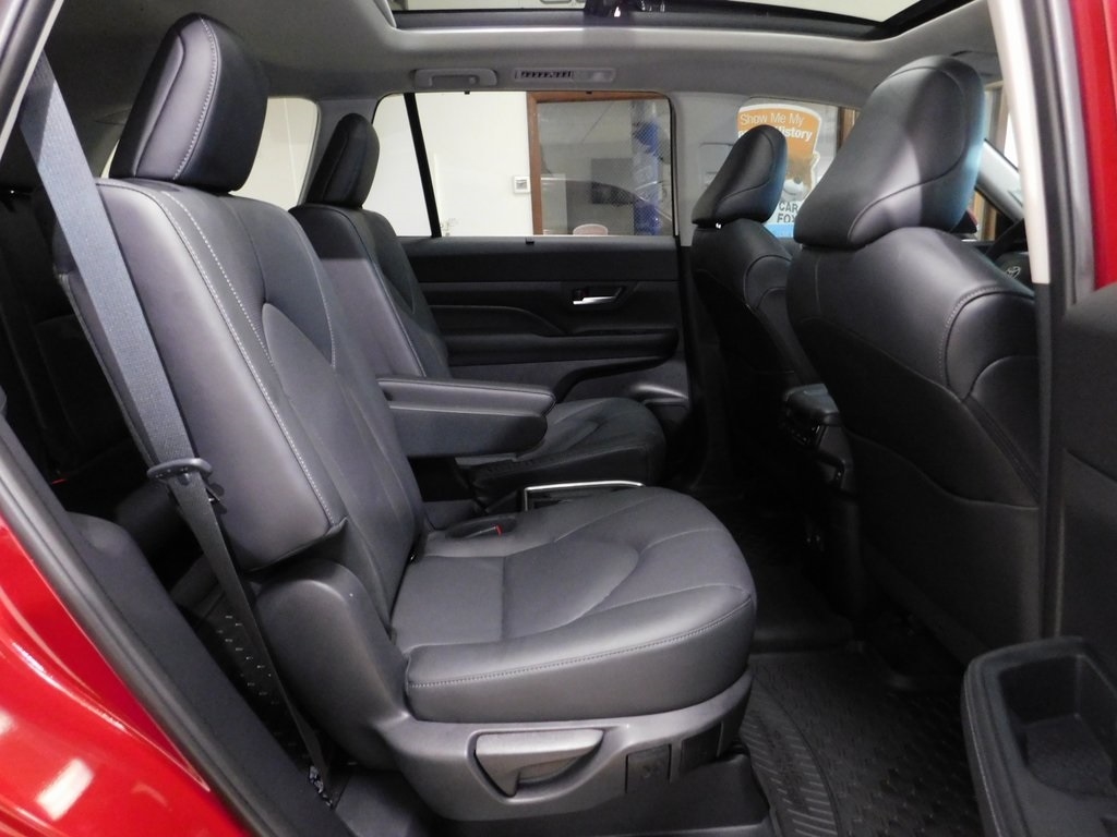 Toyota Grand Highlander Limited AWD 2024