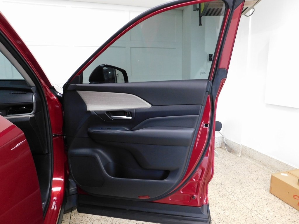 Toyota Grand Highlander Limited AWD 2024