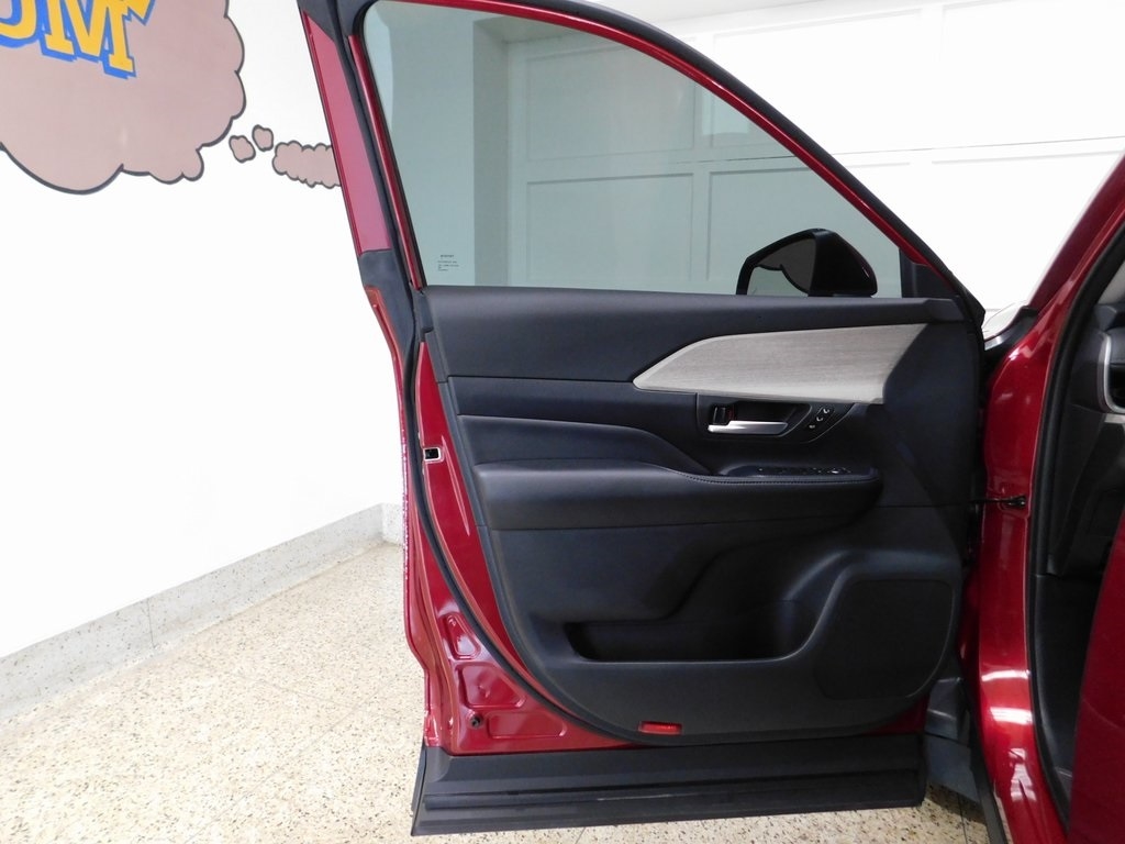 Toyota Grand Highlander Limited AWD 2024