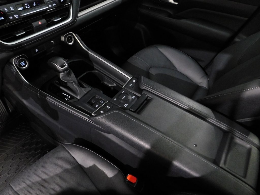 Toyota Grand Highlander Limited AWD 2024