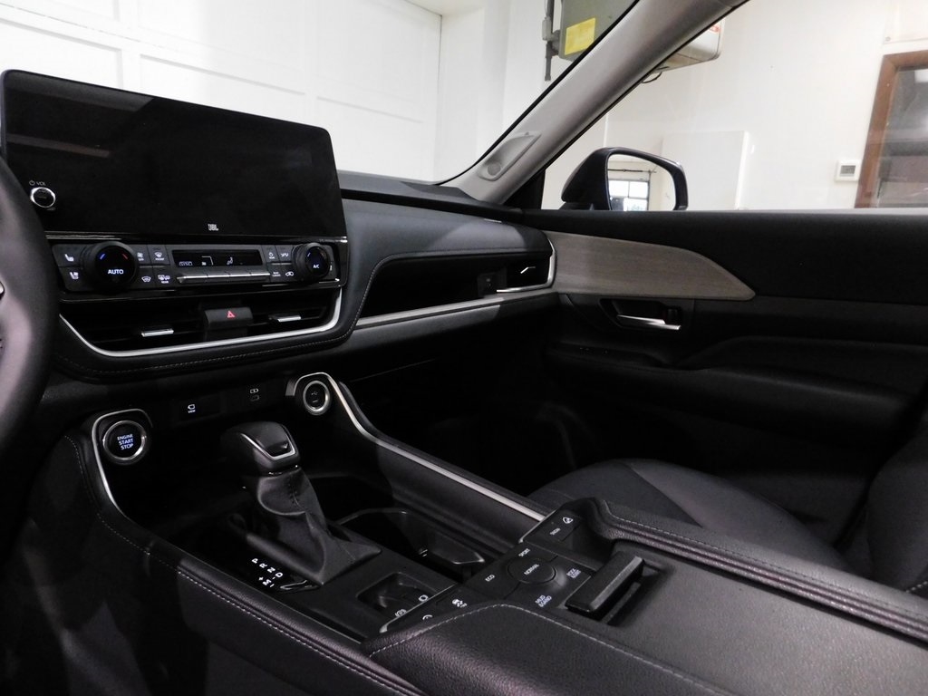 Toyota Grand Highlander Limited AWD 2024