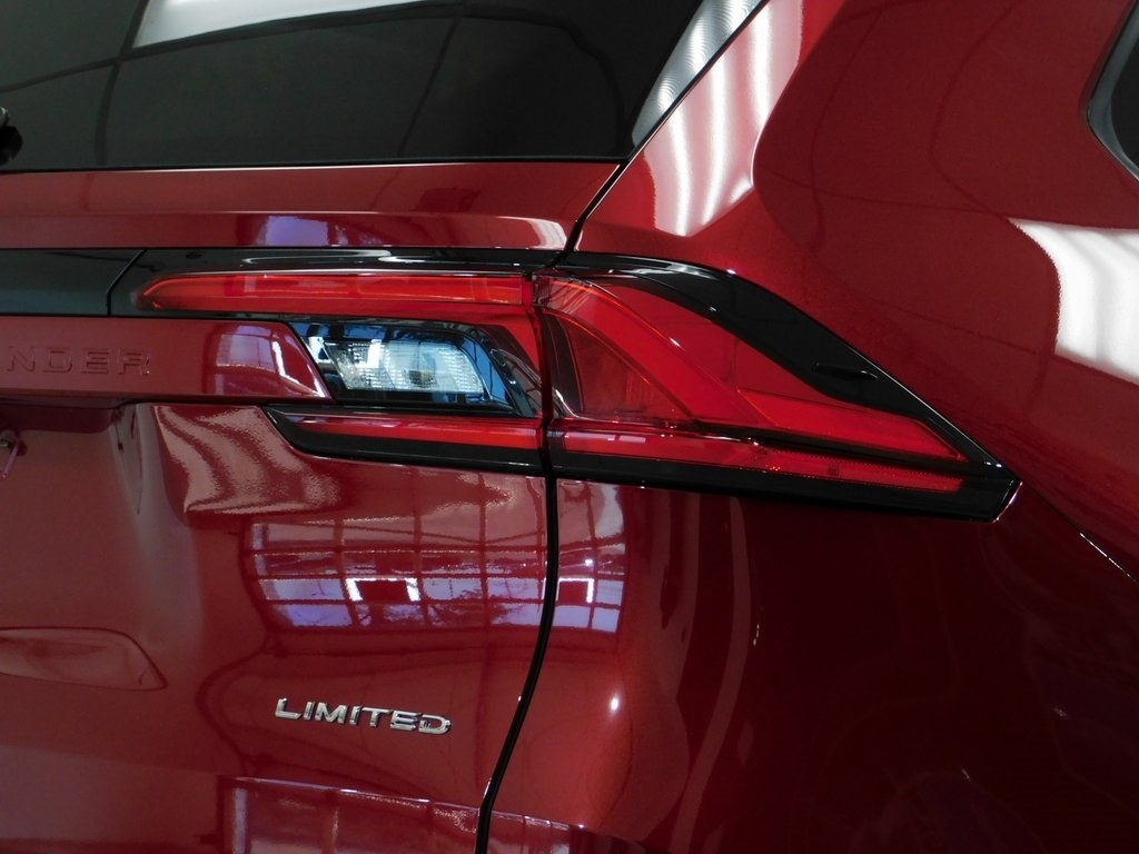 Toyota Grand Highlander Limited AWD 2024