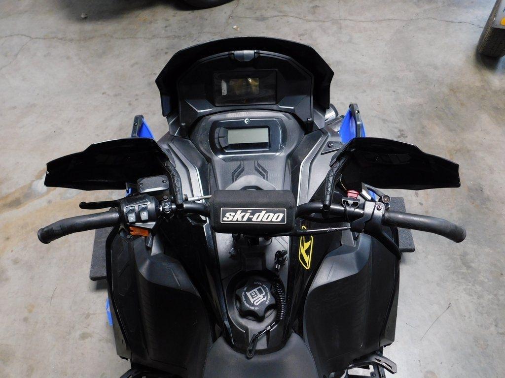 Ski-Doo MXZ  2022