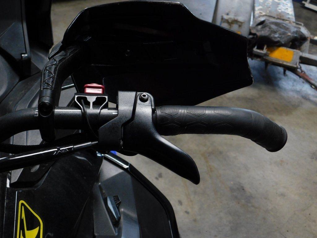 Ski-Doo MXZ  2022