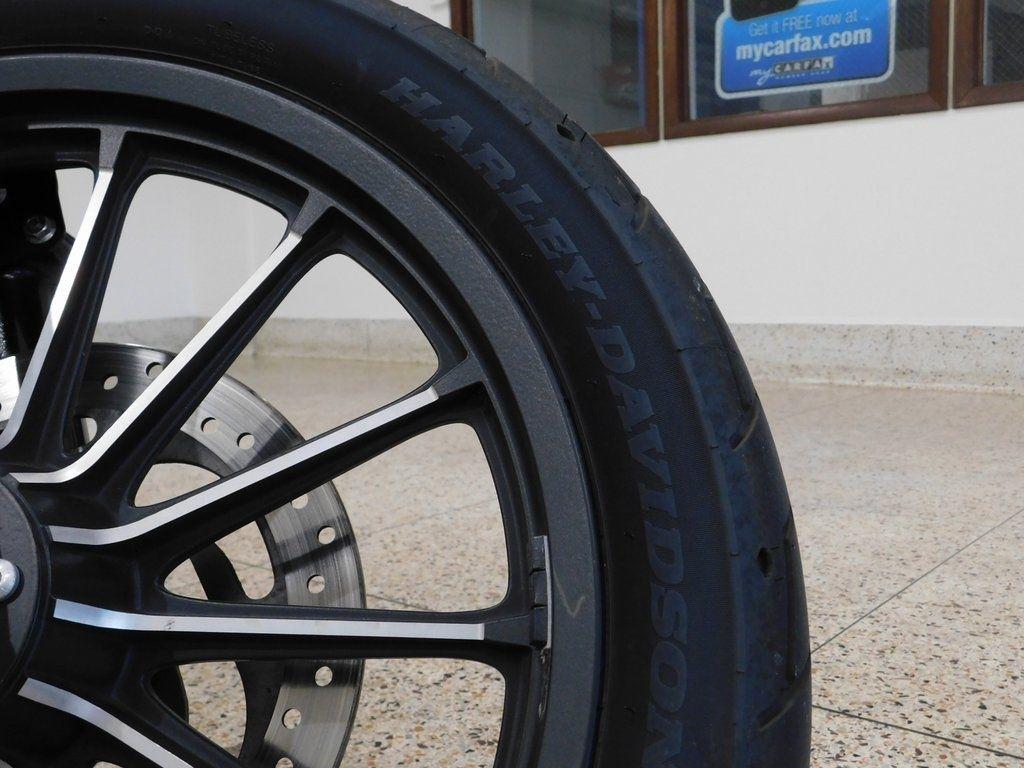 Harley-Davidson XL883N  2015