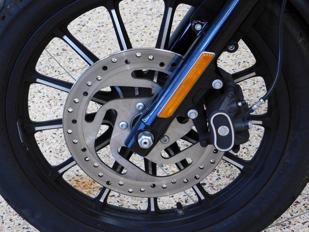 Harley-Davidson XL883N  2015