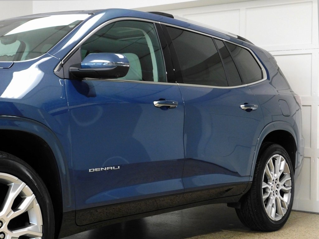 GMC Acadia Denali AWD 2024