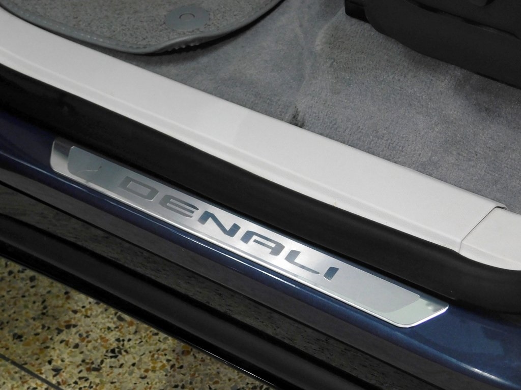 GMC Acadia Denali AWD 2024