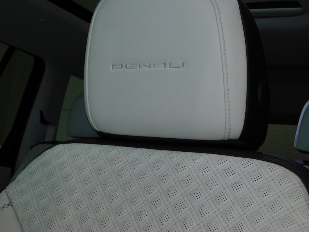 GMC Acadia Denali AWD 2024