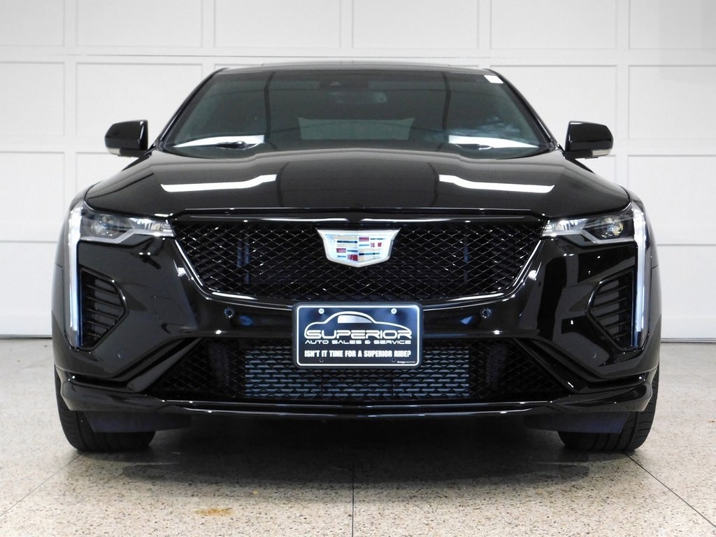 2023 Cadillac CT4 V photo 2
