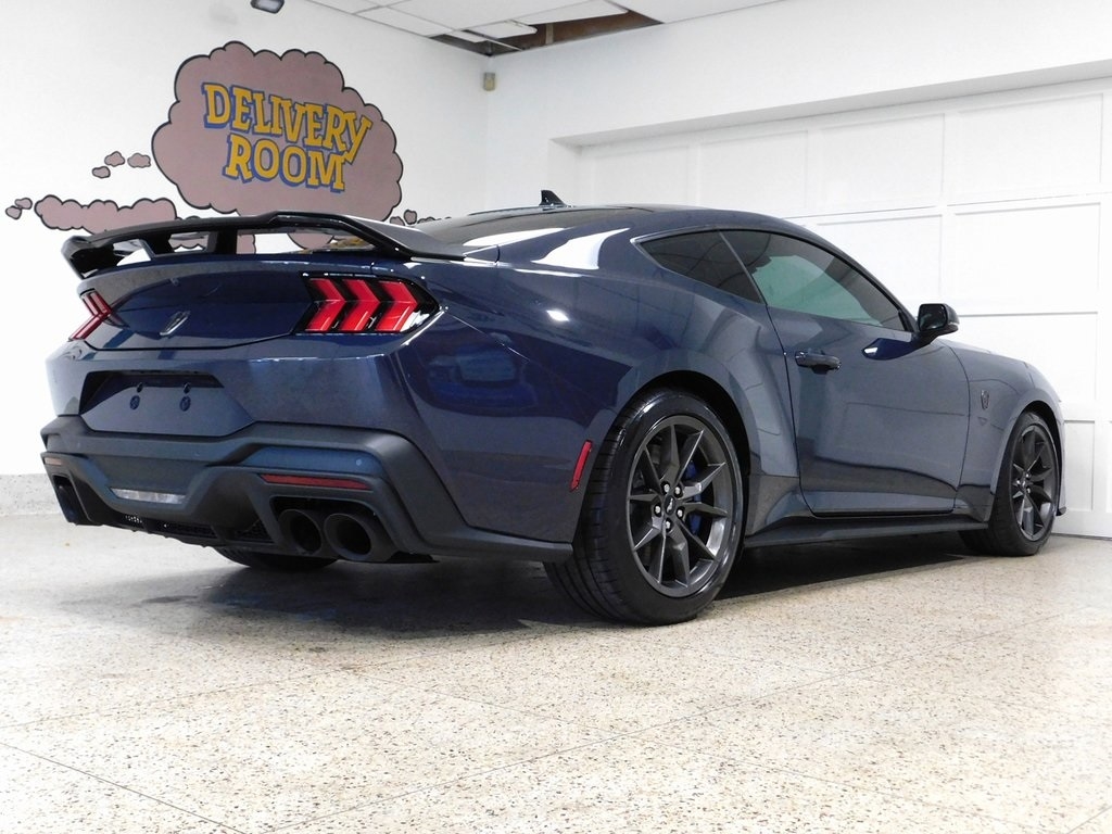2025 Ford Mustang Dark Horse photo 4