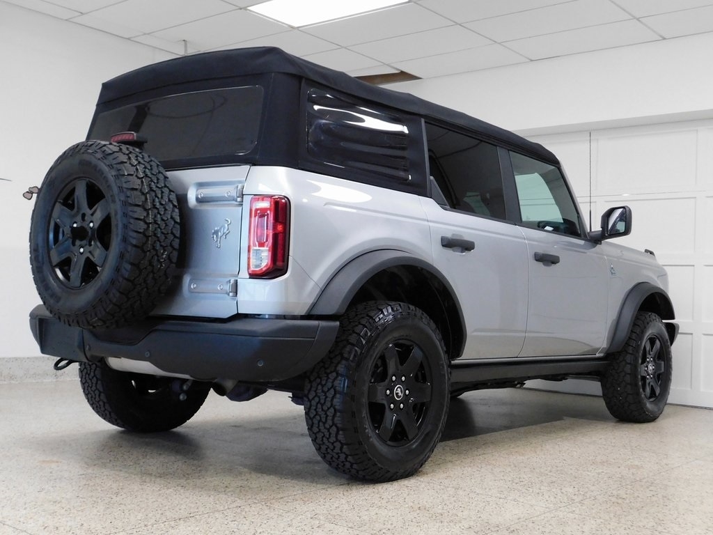 2022 Ford Bronco Base Big Bend Black Diamond Outer Banks photo 3