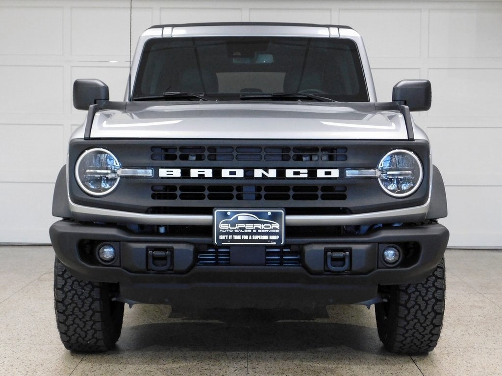 2022 Ford Bronco Black Diamond photo 2