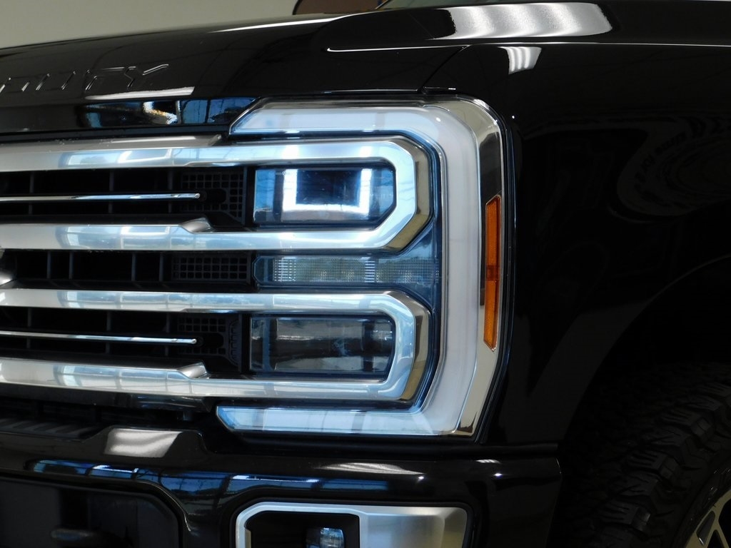 Ford F-250 SD Limited Crew Cab 4WD 2023