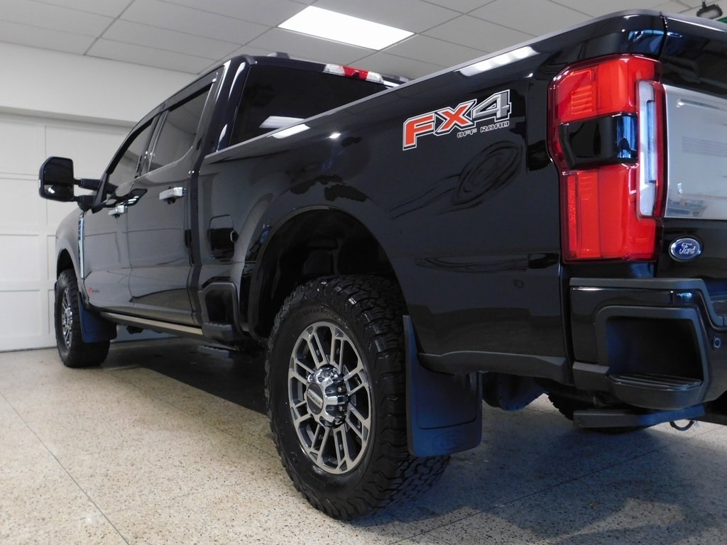 Ford F-250 SD Limited Crew Cab 4WD 2023