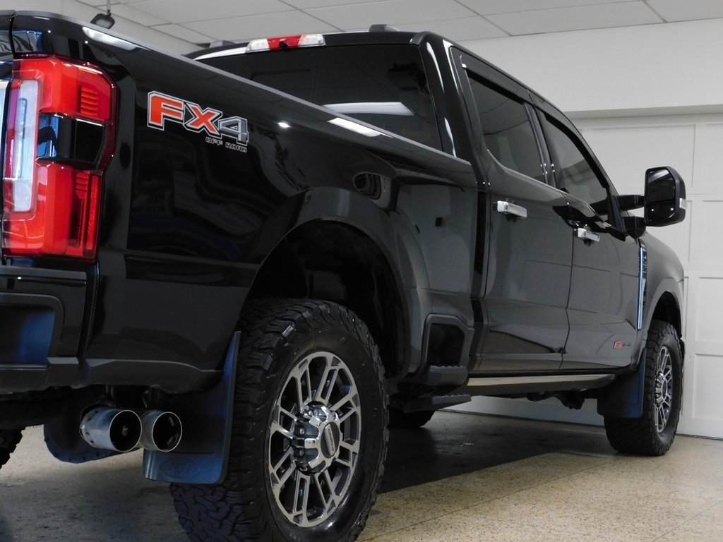 Ford F-250 SD Limited Crew Cab 4WD 2023