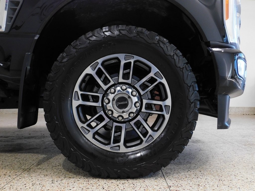 Ford F-250 SD Limited Crew Cab 4WD 2023