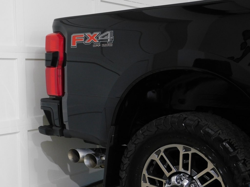 Ford F-250 SD Limited Crew Cab 4WD 2023