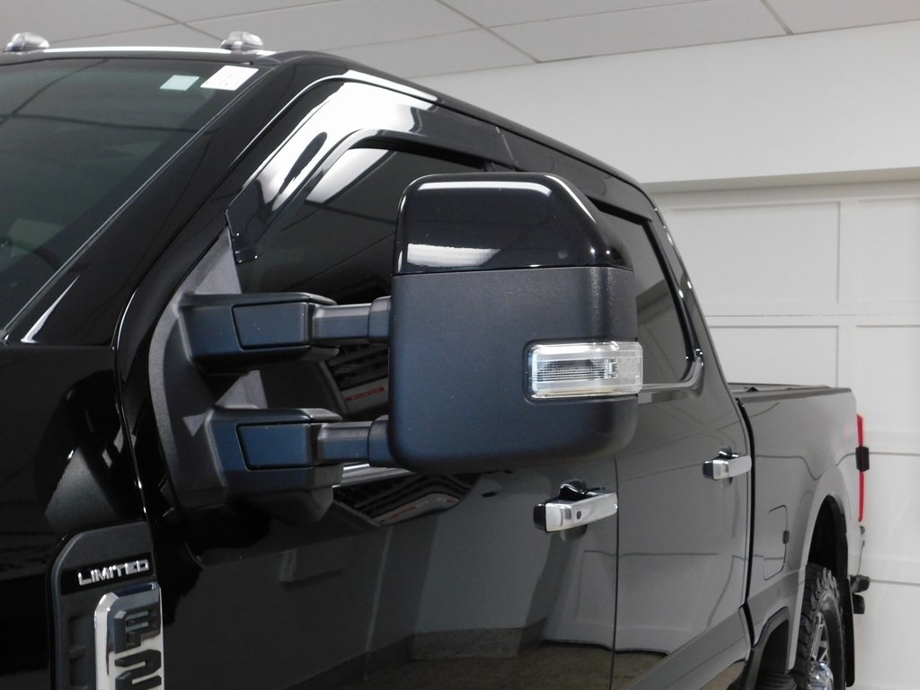 Ford F-250 SD Limited Crew Cab 4WD 2023