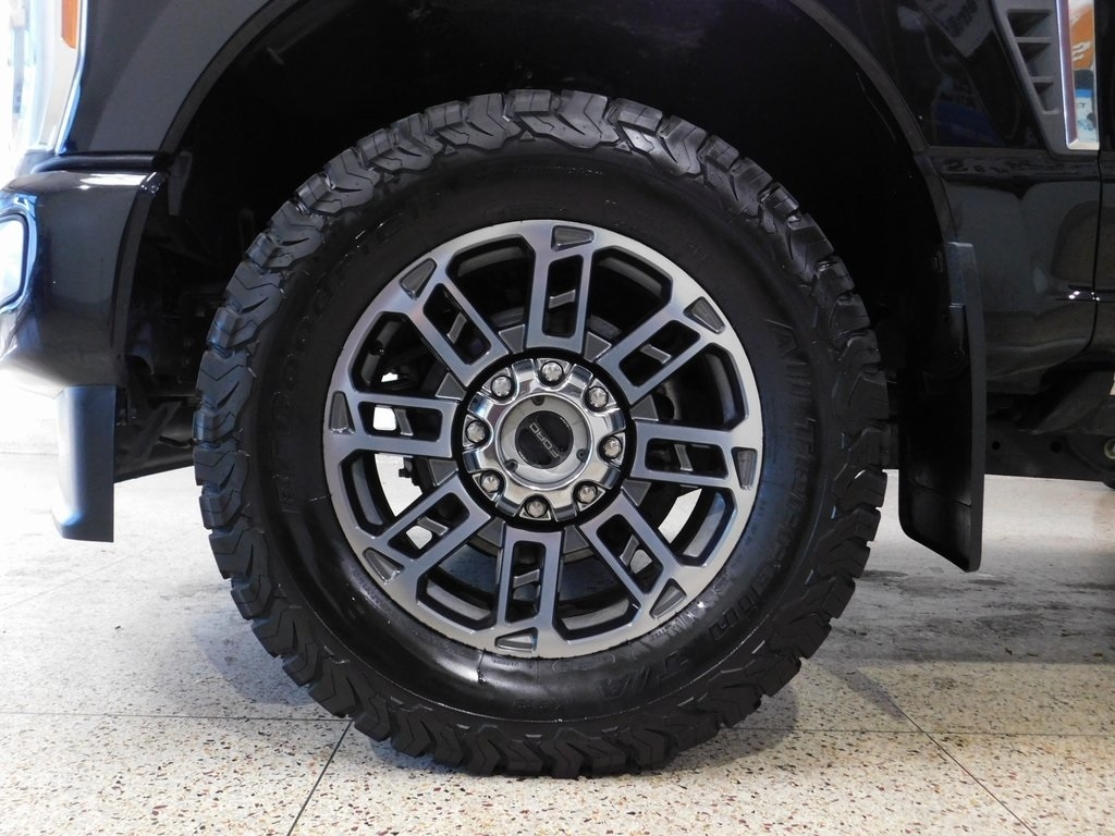 Ford F-250 SD Limited Crew Cab 4WD 2023