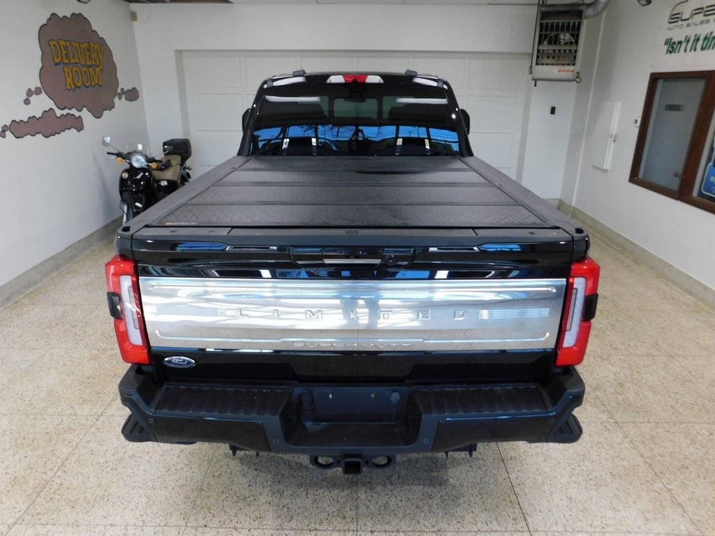 Ford F-250 SD Limited Crew Cab 4WD 2023