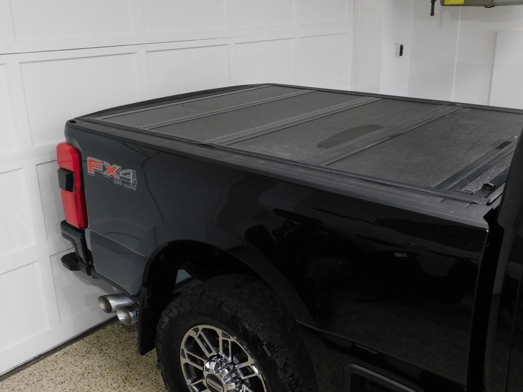 Ford F-250 SD Limited Crew Cab 4WD 2023