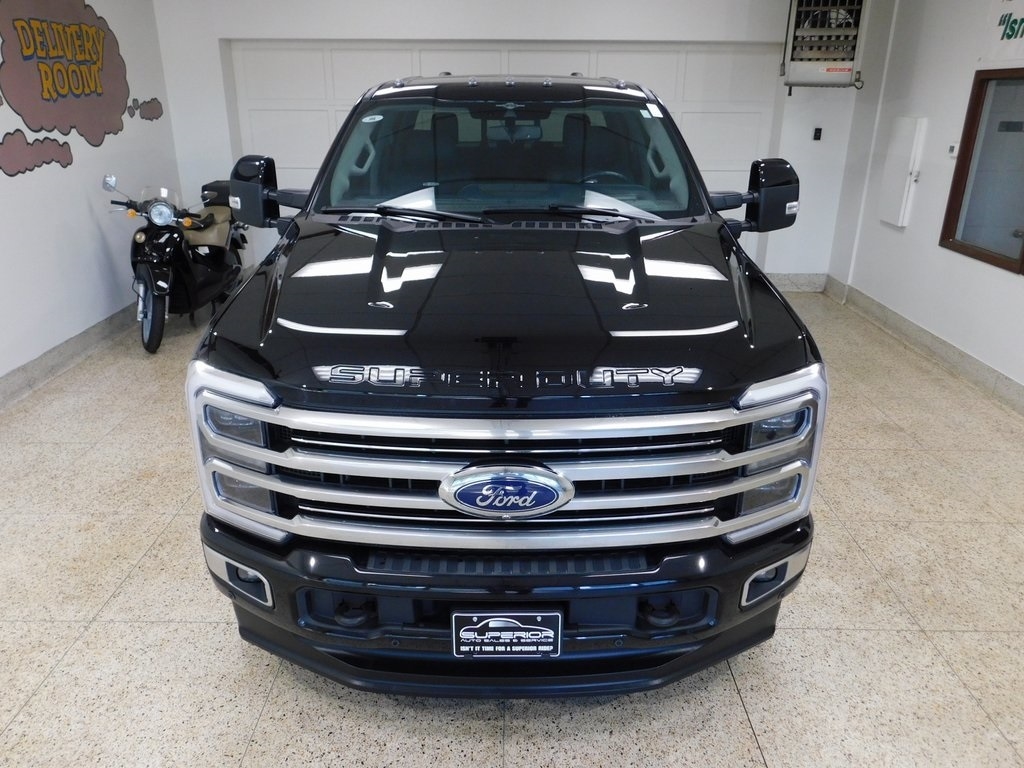 Ford F-250 SD Limited Crew Cab 4WD 2023