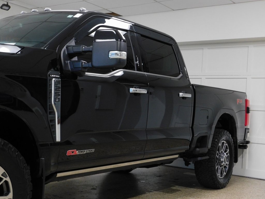 Ford F-250 SD Limited Crew Cab 4WD 2023