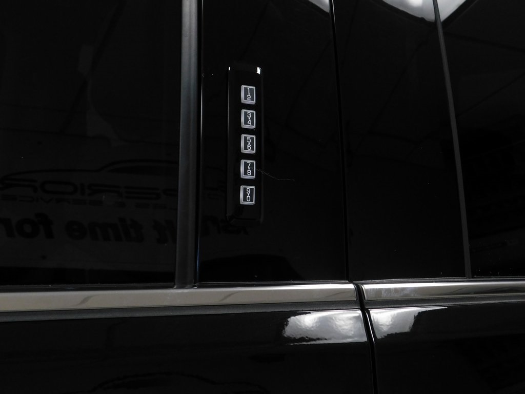 Ford F-250 SD Limited Crew Cab 4WD 2023