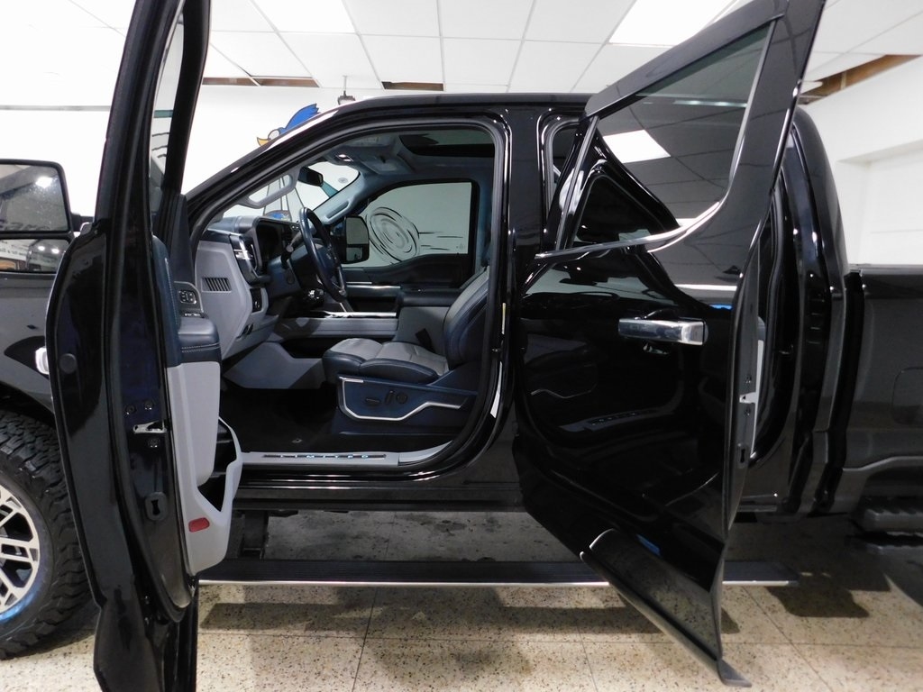 Ford F-250 SD Limited Crew Cab 4WD 2023