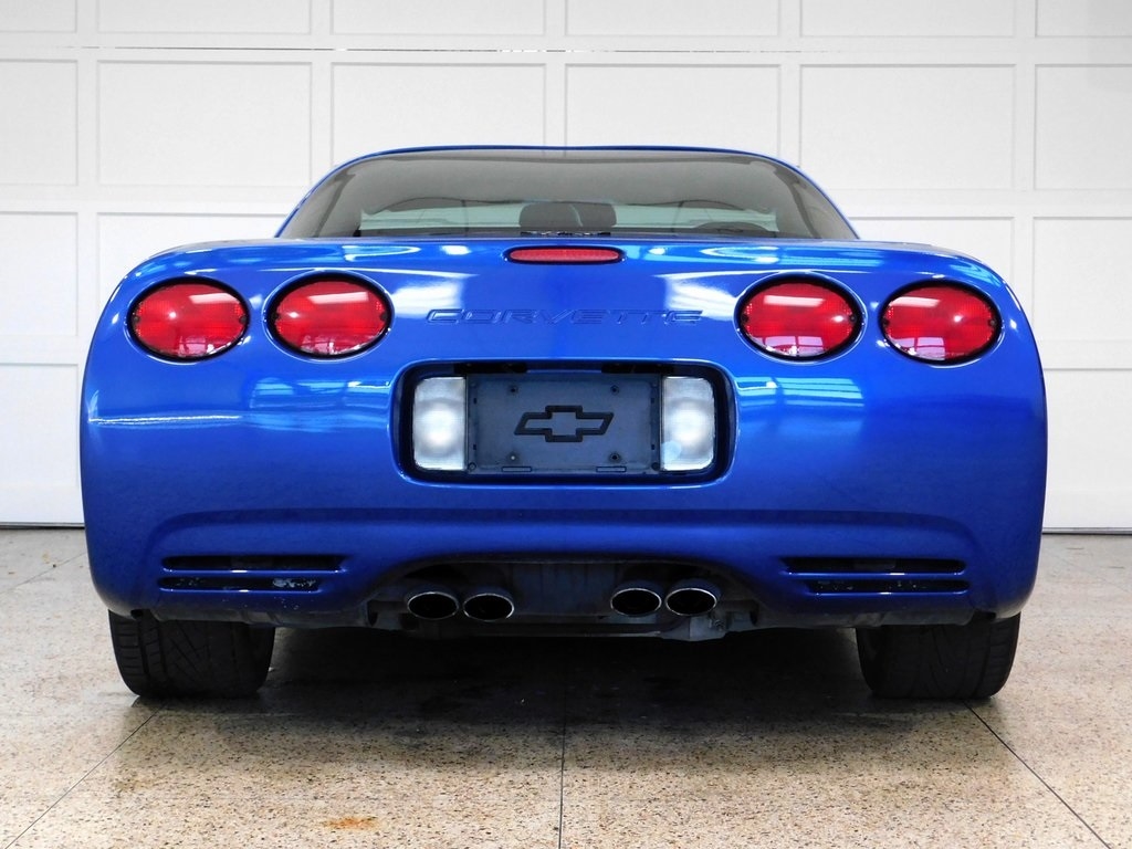 2002 Chevrolet Corvette Coupe photo 2