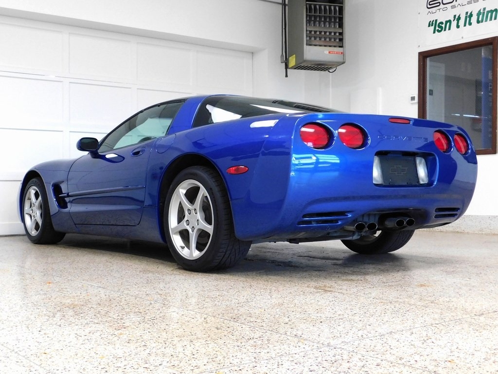 2002 Chevrolet Corvette Coupe photo 3