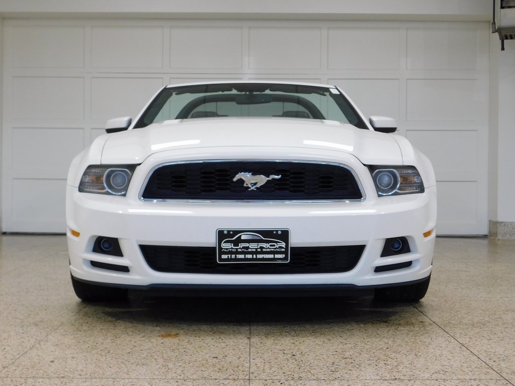 2013 Ford Mustang GT Convertible photo 3