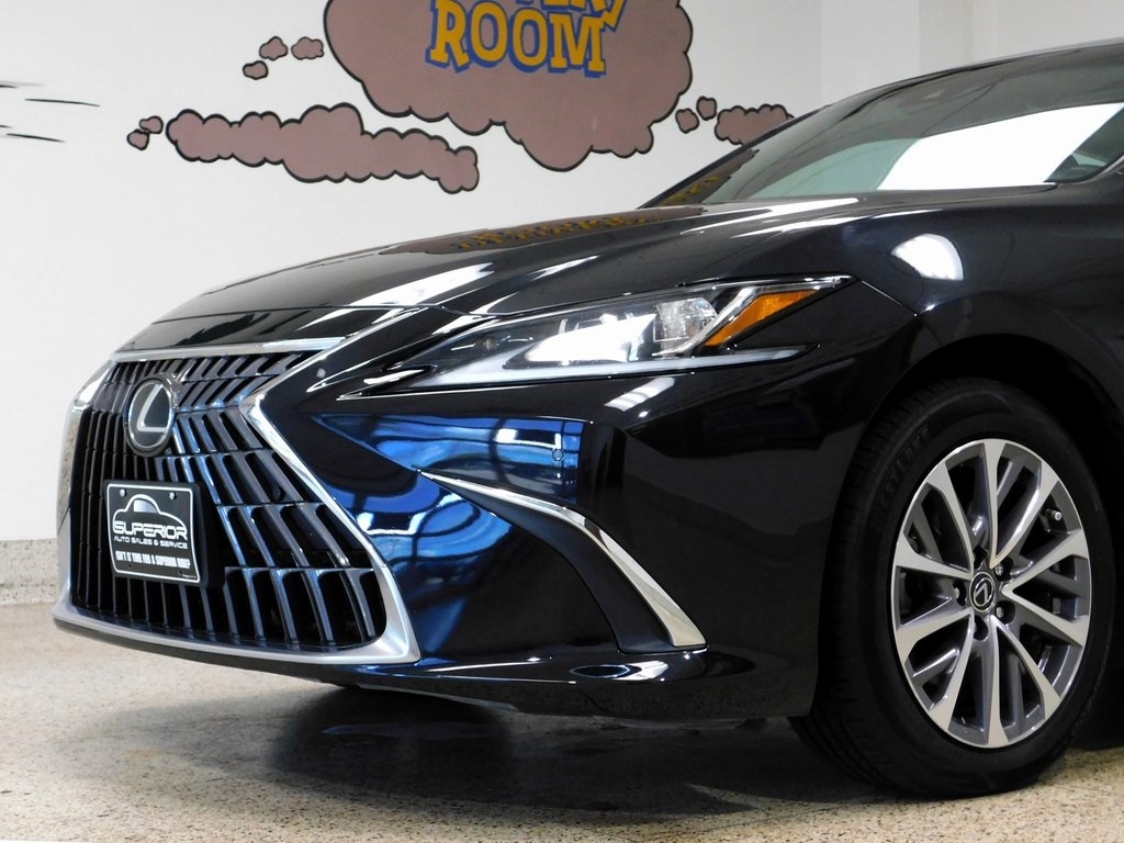 2022 Lexus ES 350 Base photo 16