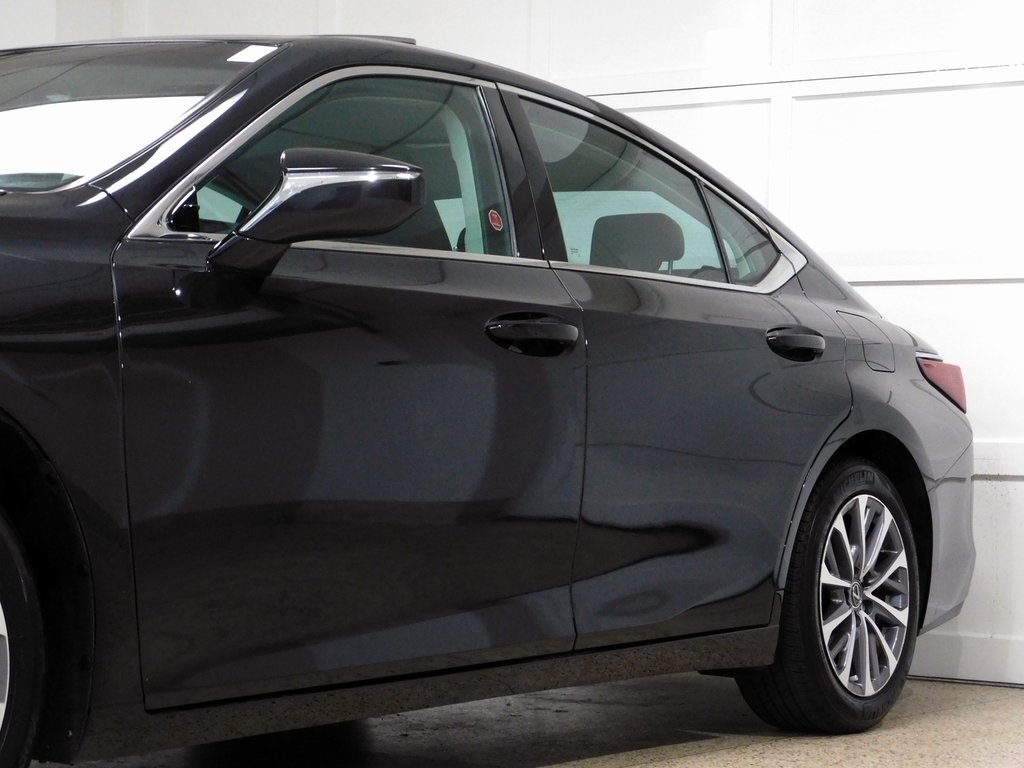 2022 Lexus ES 350 Base photo 17