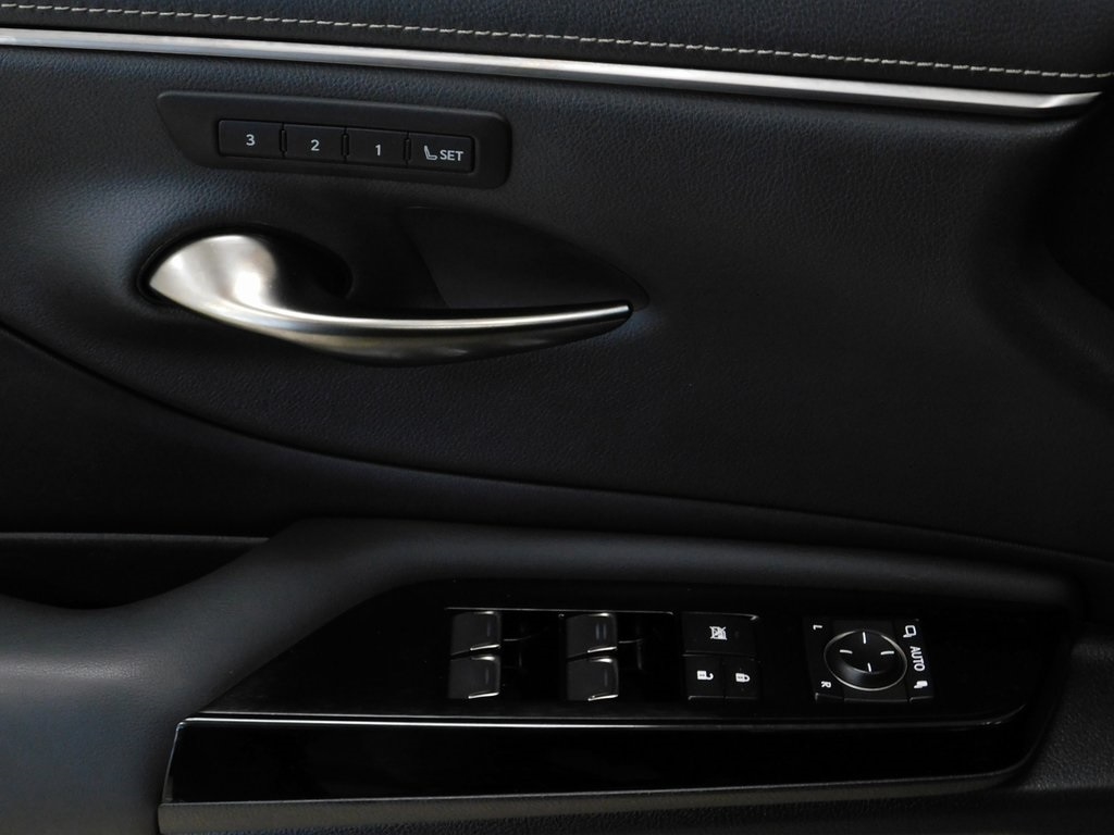 Lexus ES 350 Base 2022