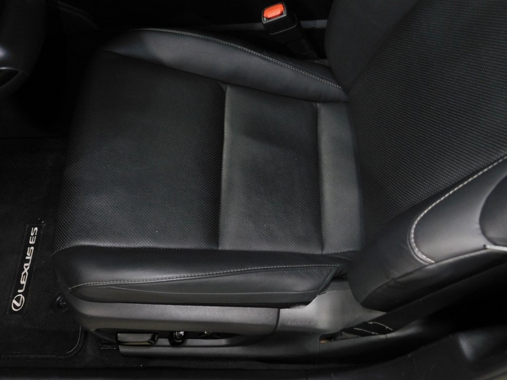 Lexus ES 350 Base 2022