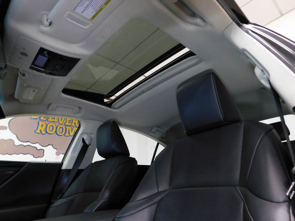 Lexus ES 350 Base 2022