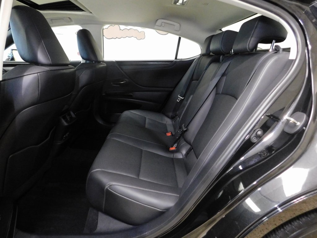 Lexus ES 350 Base 2022