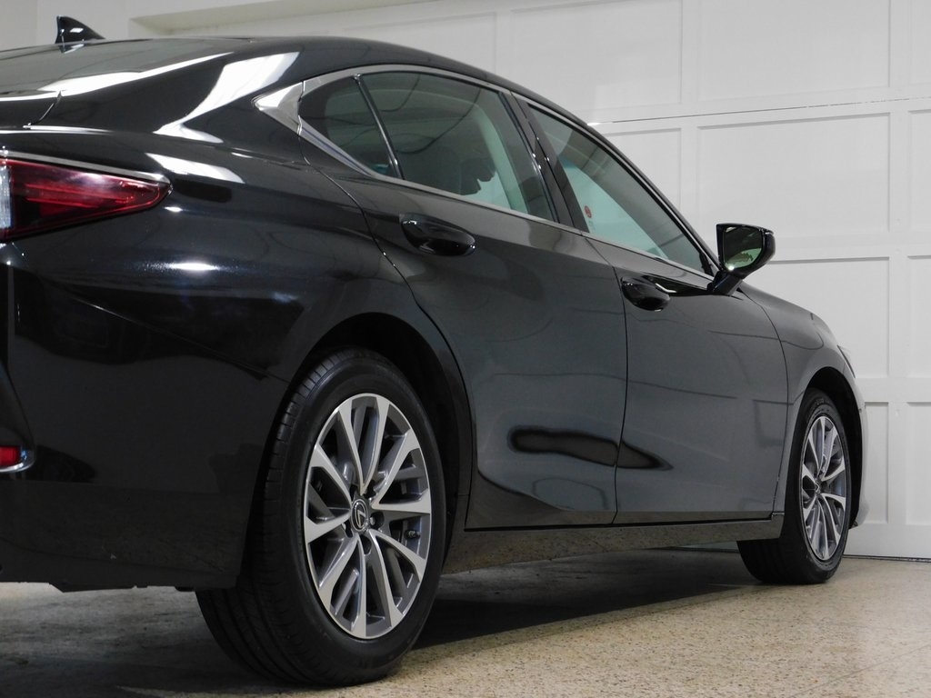 Lexus ES 350 Base 2022